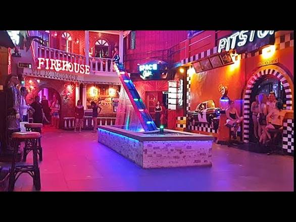 Edsa entertainment complex 2019 - indoor playground for adults - YouTube
